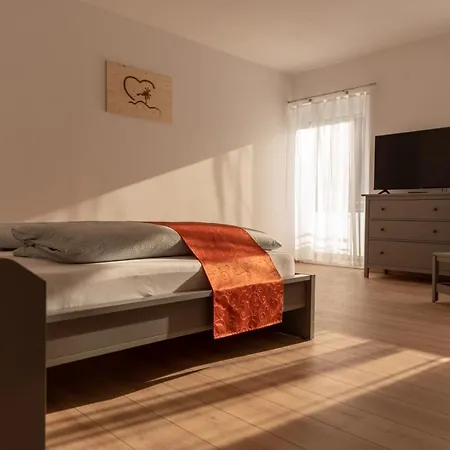 Apartment Claus Resch - E-bike, Wandern, Minigolf, Familie, Urlaub An Der Weinstraße *