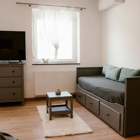 Claus Resch - E-bike, Wandern, Minigolf, Familie, Urlaub An Der Weinstraße Apartment