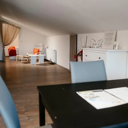 Claus Resch - E-bike, Wandern, Minigolf, Familie, Urlaub An Der Weinstraße *