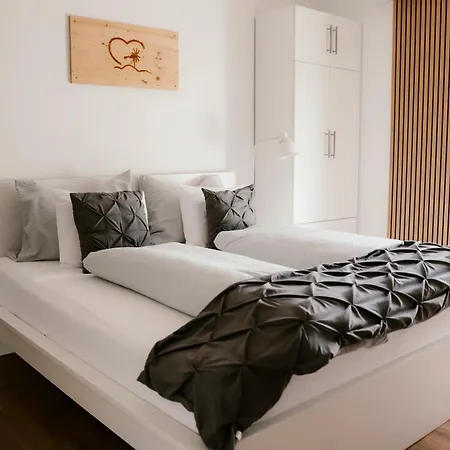 Apartment Claus Resch - E-bike, Wandern, Minigolf, Familie, Urlaub An Der Weinstraße