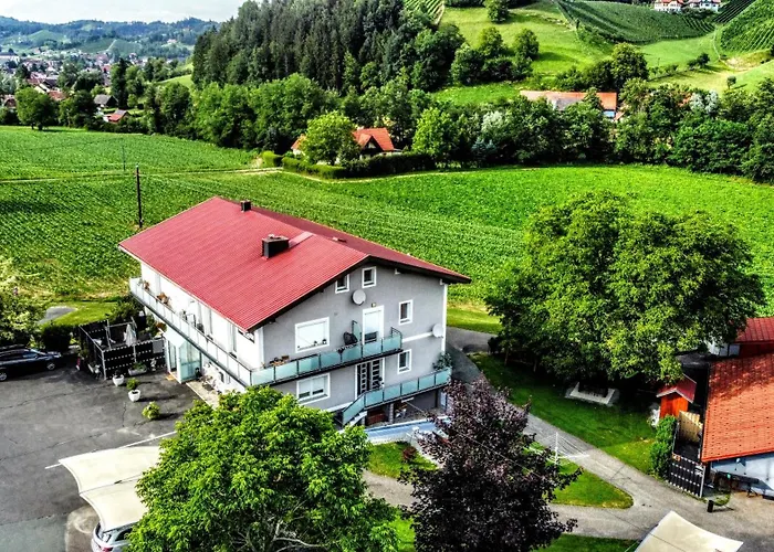 Claus Resch - E-bike, Wandern, Minigolf, Familie, Urlaub An Der Weinstrasse * 루트스카치